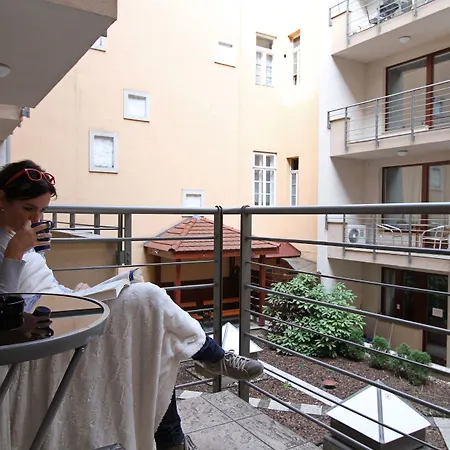 Apartment Opera *